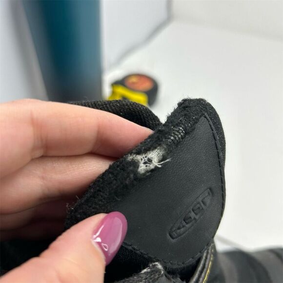 Keen Kids Kalamazoo High Winter Warm Snow Boots Black Size 4Y Boys Outdoors - Picture 12 of 14